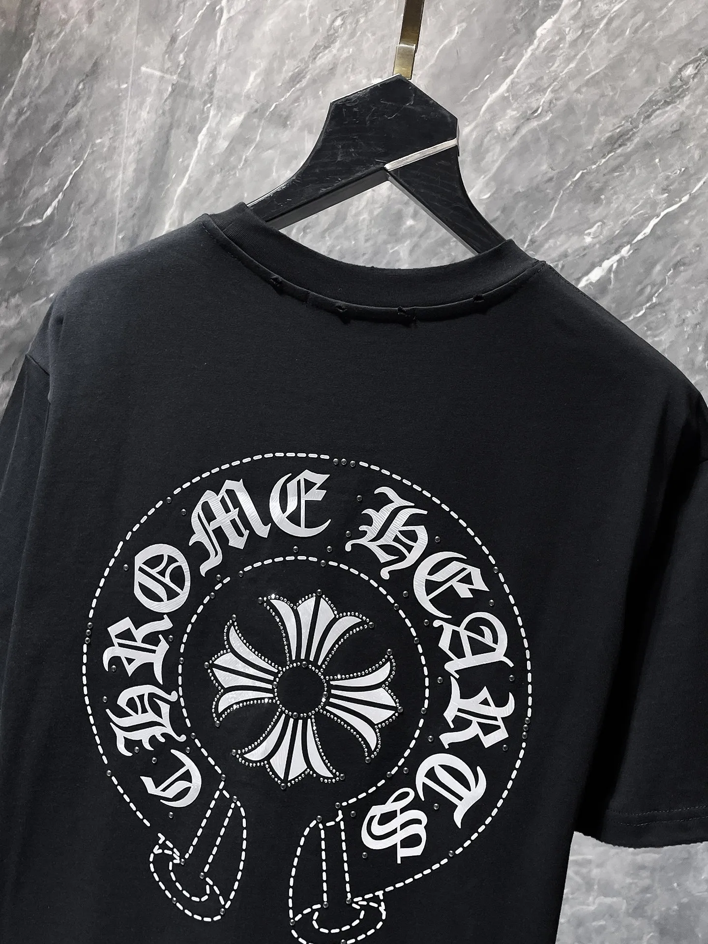 P170 New for summer Chrome Hearts 25ss Engraved film hot diamond version High gram weight environmentally friendly high-quality top fabric 280g Heavy hot diamond horseshoe Sanskrit letter cross short sleeves counter synchronization 1:1 replica version Recommended color: black white Size: S, M, L, XL